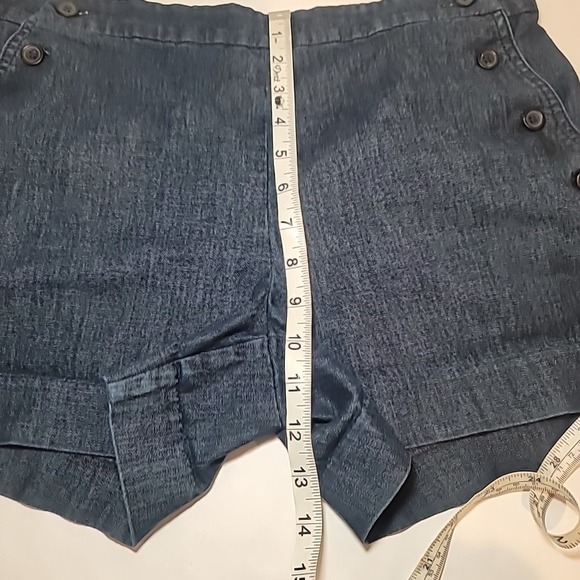 Banana Republic Women's Dark Rinse Button Sides Flat Front Denim Shorts Sz 29/8 - Picture 6 of 10